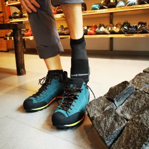 Cheap Fjord Nansen Skarpety NIS SNEAKER KEVLAR black/wavy blue